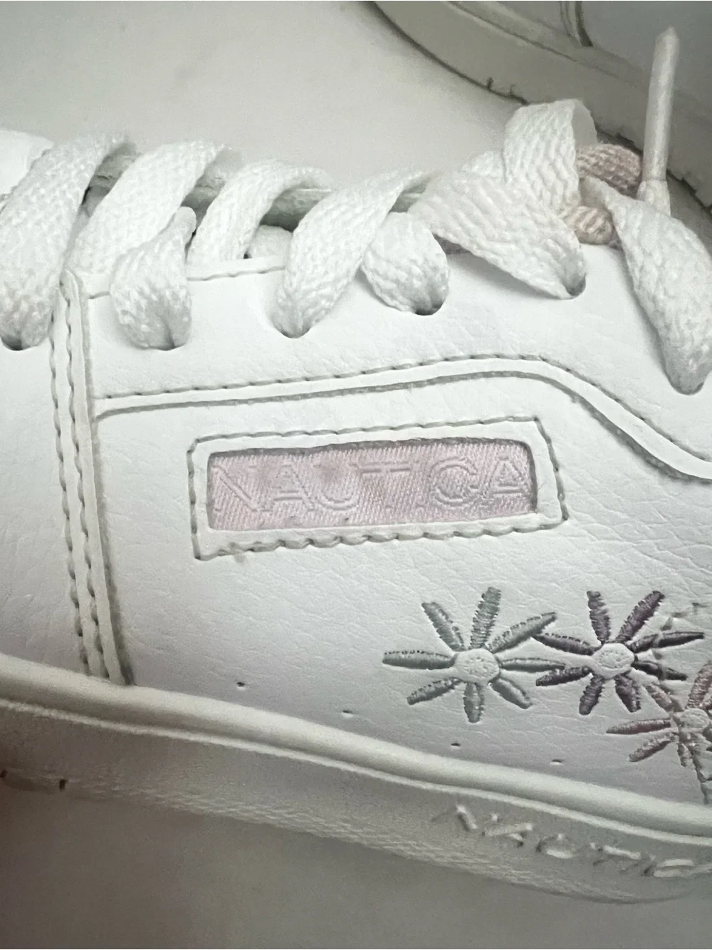 Nautica Kids Embroidered Flowers Sneakers Sz 12 White Pastel Preppy Casual Shoes